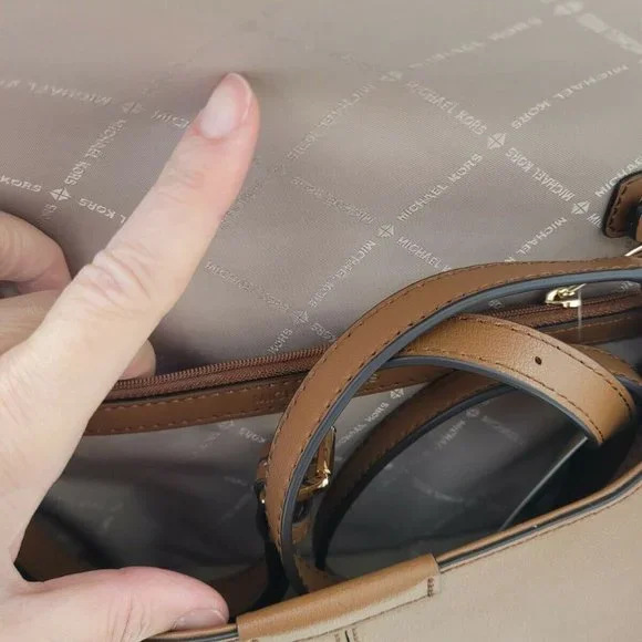 Michael Kors Sonia Medium Chain strap Shoulder Bag Crossbody Lugagge Leather - Picture 4 of 9